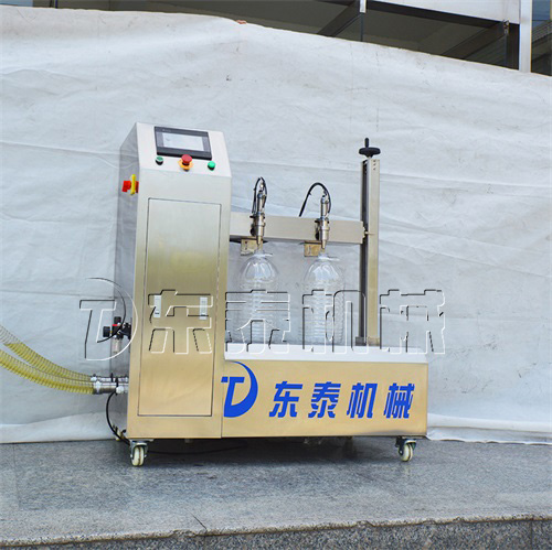 如何清洗小型食用油灌裝機？東泰告訴你